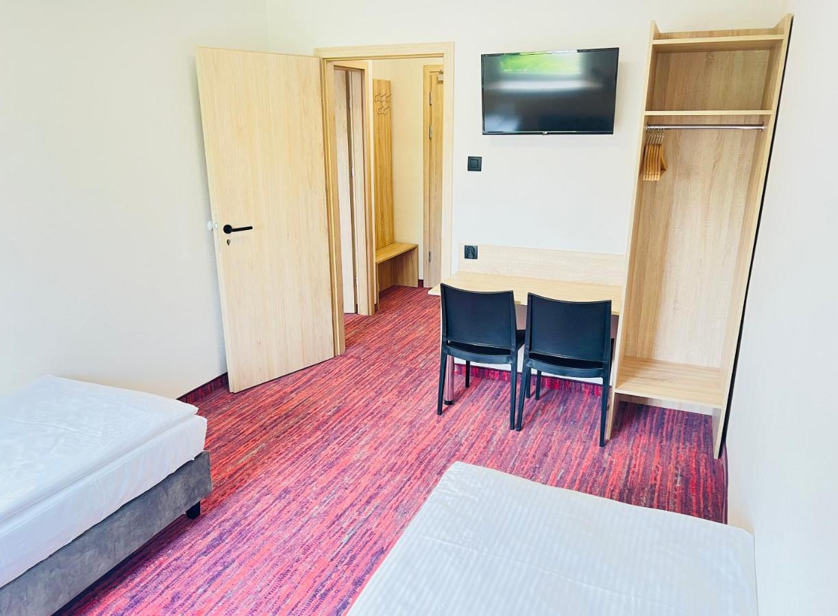 Hotel Rok Krasków Eksteriør bilde